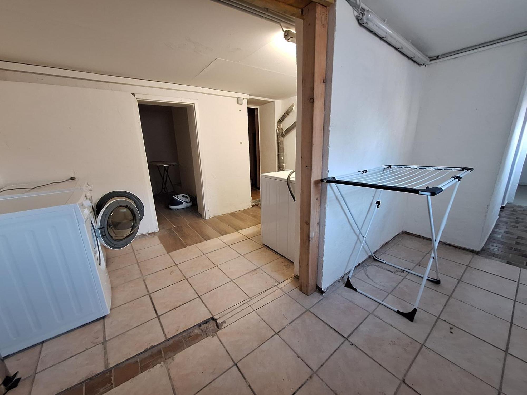Gross, 8 Personen, 5 Zimmer, 2 Baeder *