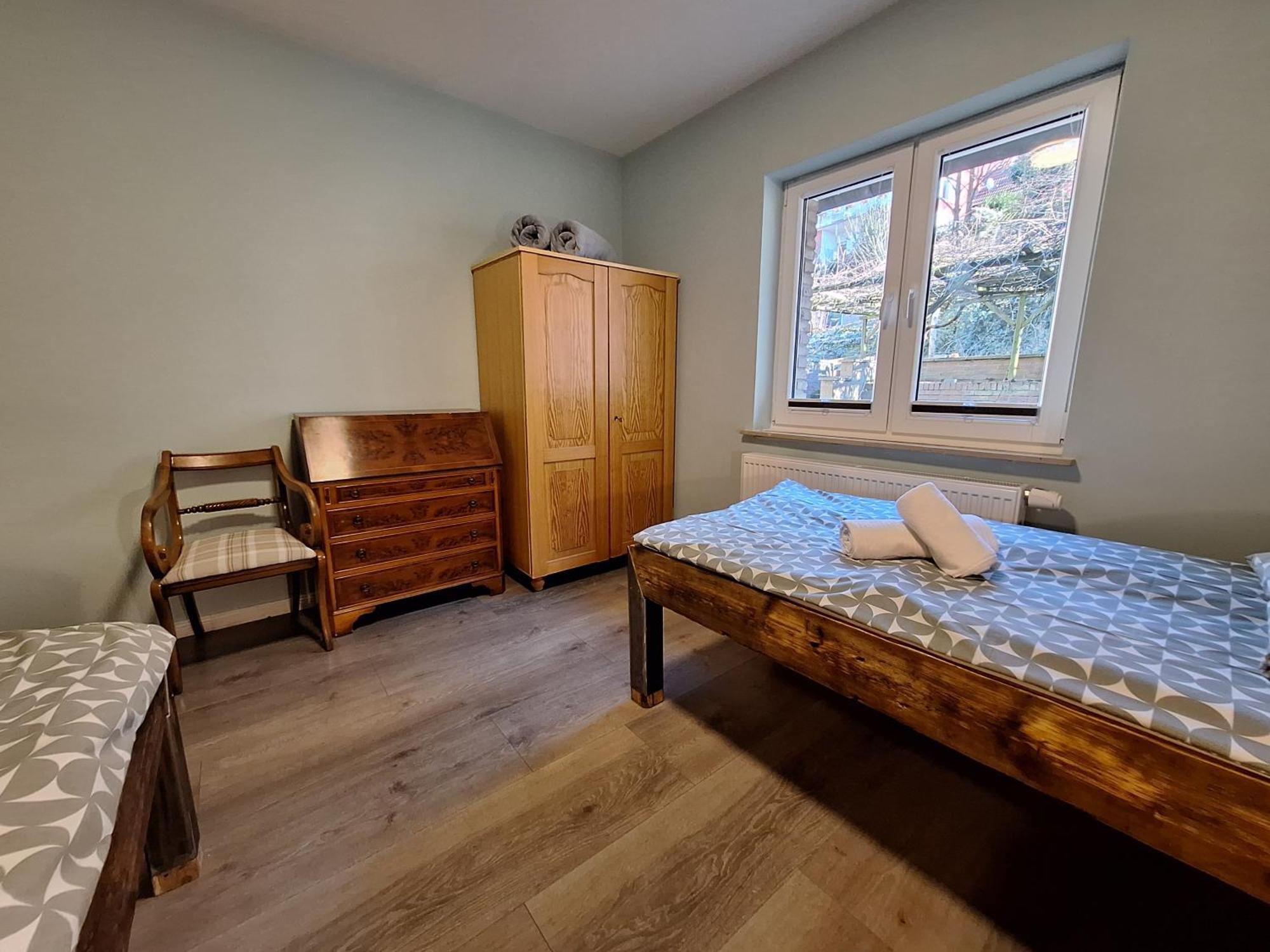 Gross, 8 Personen, 5 Zimmer, 2 Baeder *