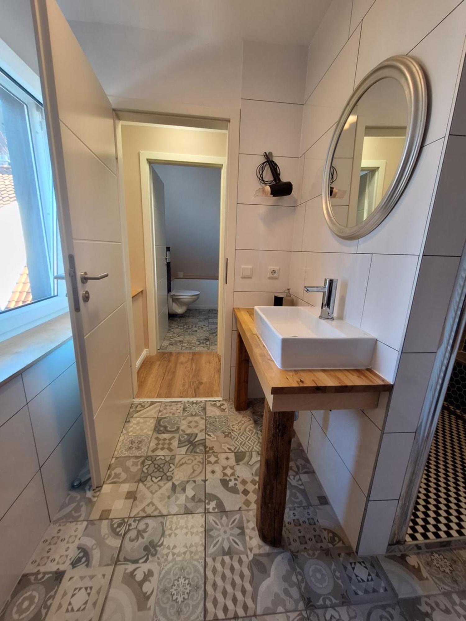 Gross, 8 Personen, 5 Zimmer, 2 Baeder Apartment